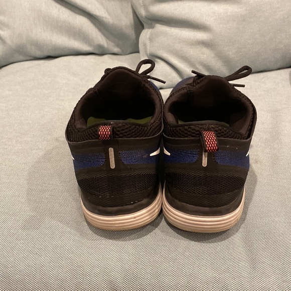Nike Free Run Distance 2. Size 12. Black and Blue. Very comfortable - Picture 2 of 4